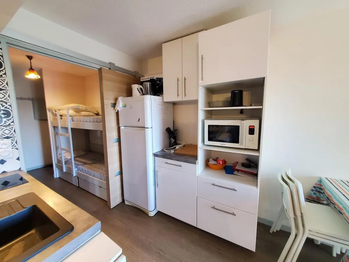 Apartment T2 Climatise Dans Residence Avec Piscine, Tout A Pied La Seyne-sur-Mer France